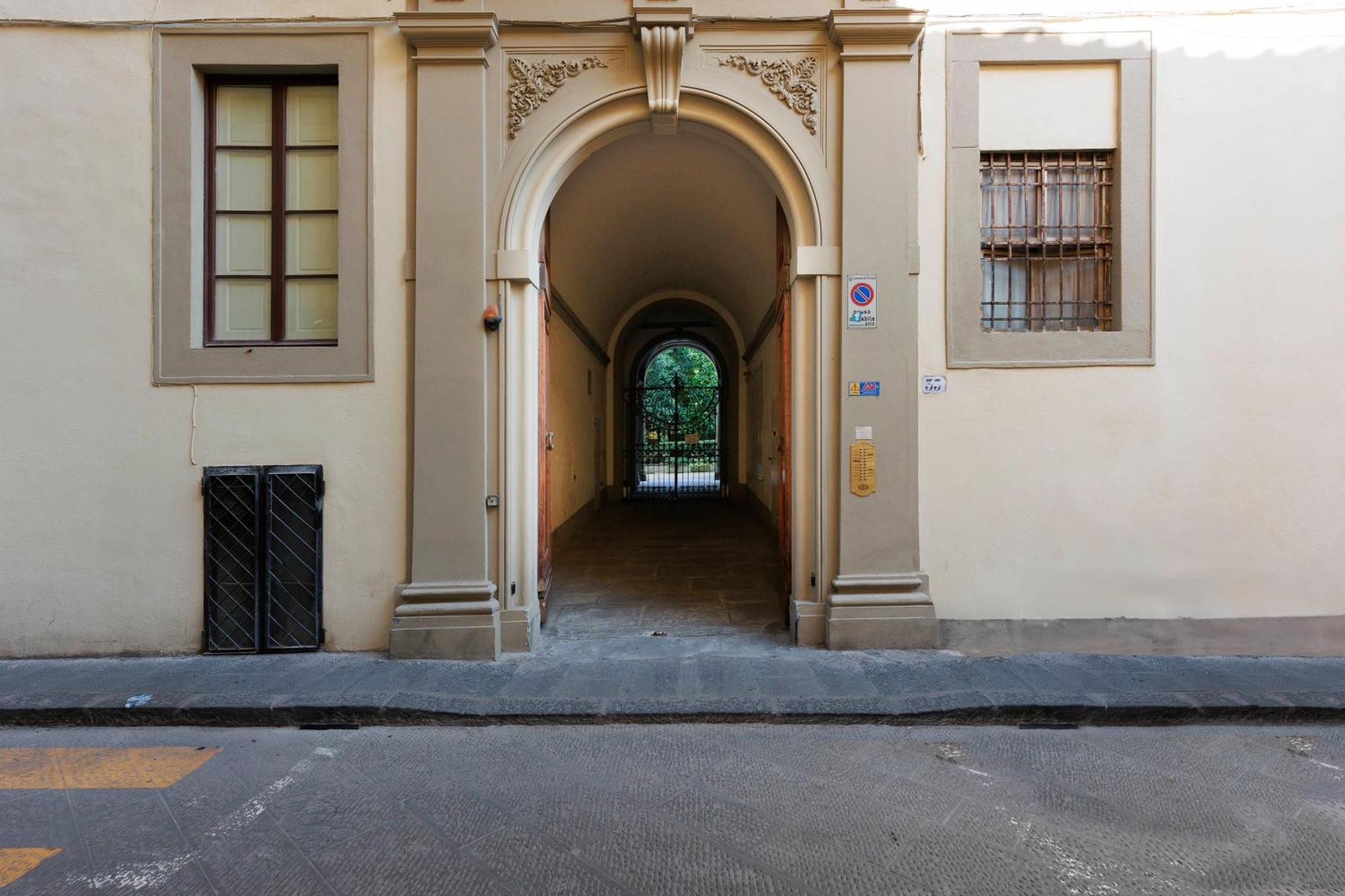 פירנצה Palazzo Caccini Luxury Apartment מראה חיצוני תמונה